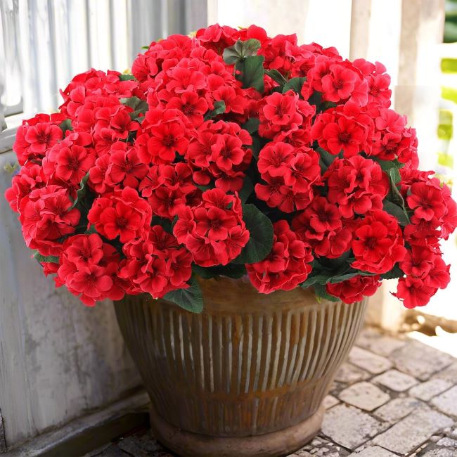 Hananona silk geranium flowers in red with UV resistance for vibrant wedding centerpieces and bouquet decor